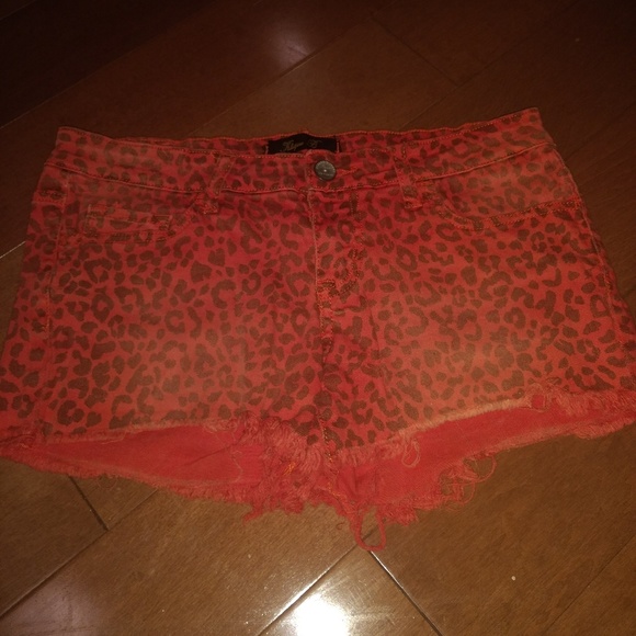 Leopard shorts - Picture 1 of 3